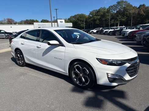 Used 2023 Chevrolet Malibu LT image 3
