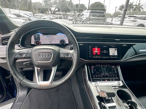Used 2021 Audi Q8 Prestige w/ Prestige Package image 12