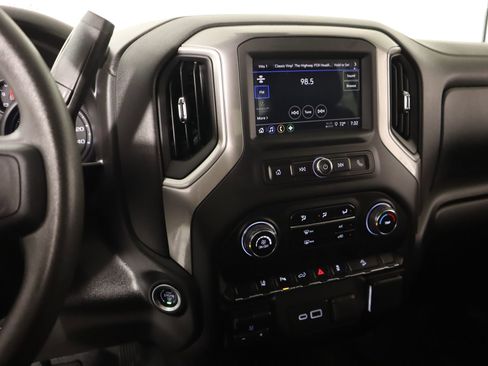 Used 2025 Chevrolet Silverado 2500 Custom w/ Custom Value Package AWD/4WD image 5