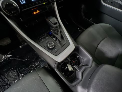 Used 2025 Toyota RAV4 XLE image 25