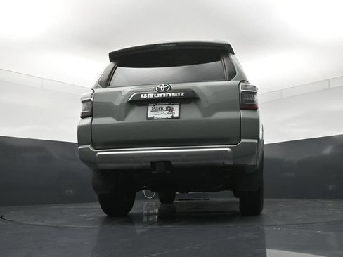 Used 2022 Toyota 4Runner TRD Off-Road Premium AWD/4WD image 23