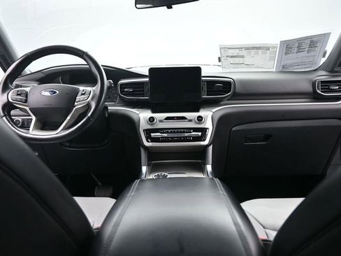 Used 2021 Ford Explorer XLT w/ Equipment Group 202A image 26