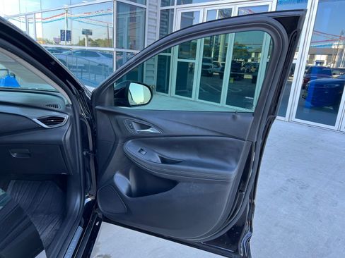 Used 2021 Buick Encore GX Select w/ Sport Touring Package FWD image 17