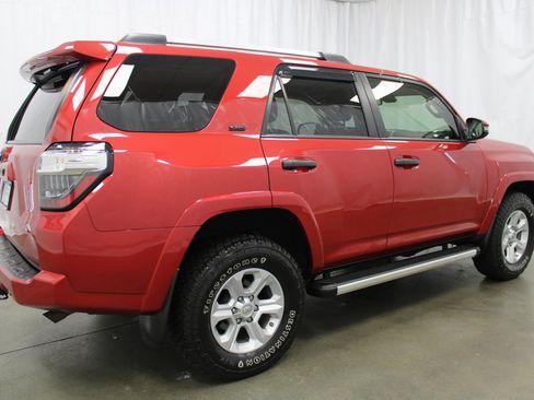 Used 2021 Toyota 4Runner SR5 Premium image 6