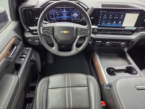 Used 2024 Chevrolet Silverado 2500 High Country w/ High Country Premium Package AWD/4WD image 14