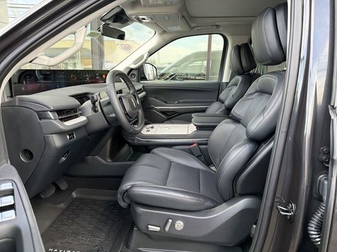 New 2025 Lincoln Navigator L Reserve image 5