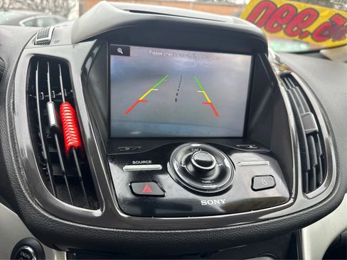 Used 2013 Ford C-MAX SEL image 28