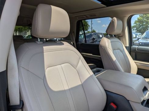 Used 2024 Ford Expedition Limited RWD image 43