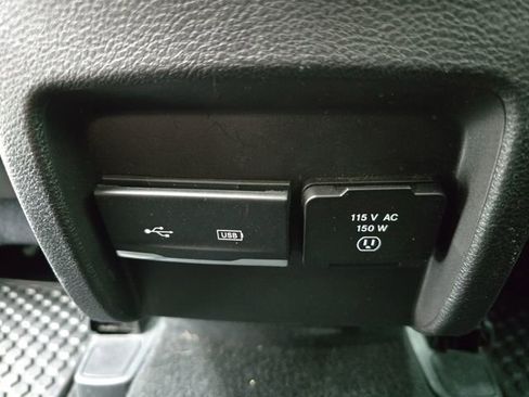 Used 2019 Jeep Cherokee Trailhawk w/ Cold Weather Group image 32