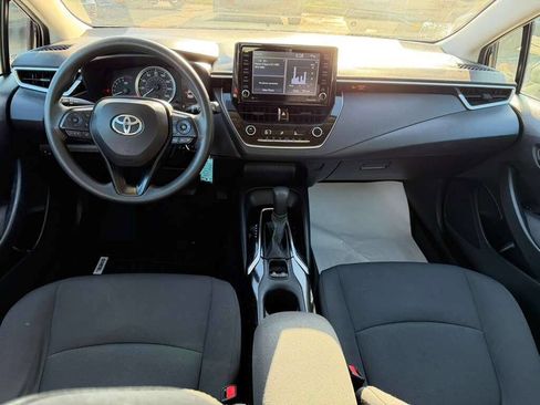Used 2022 Toyota Corolla LE image 7
