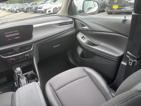 Used 2025 Buick Encore GX Preferred AWD/4WD image 30