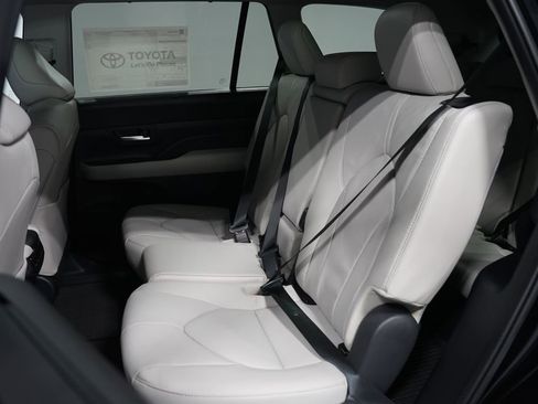 New 2026 Toyota Grand Highlander Limited image 31