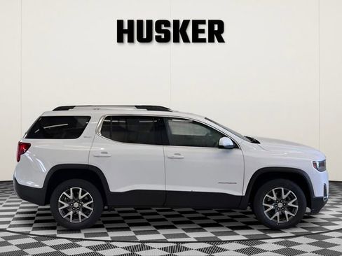 Certified 2023 GMC Acadia SLT image 2