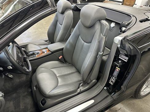 Used 2005 Mercedes-Benz SL 55 AMG image 25