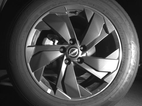 Used 2025 Nissan Rogue SV FWD image 12