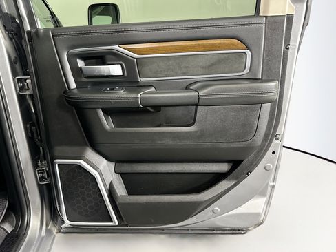 Used 2024 RAM 2500 Laramie image 30