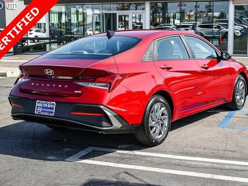 Used 2025 Hyundai Elantra Hybrid FWD image 6