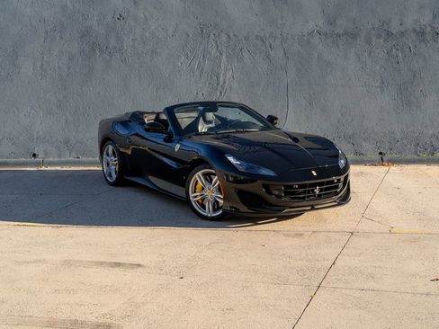 Used 2019 Ferrari Portofino image 1