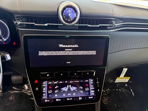 Certified 2025 Maserati Grecale Folgore AWD/4WD image 19