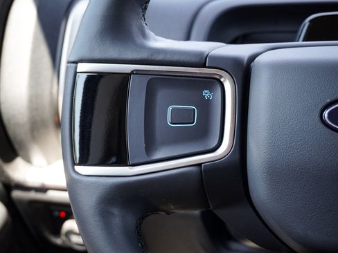 Used 2025 Ford Expedition Active AWD/4WD image 19