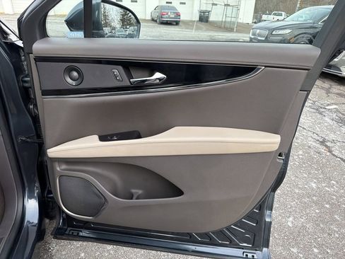 Certified 2022 Lincoln Nautilus Reserve w/ Equipment Group 201A image 14