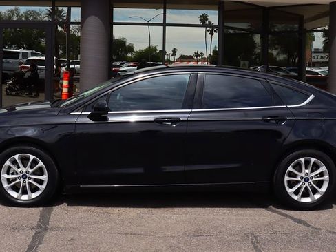 Used 2020 Ford Fusion SE image 7