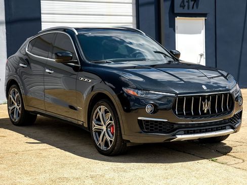 Used 2019 Maserati Levante S GranLusso image 9