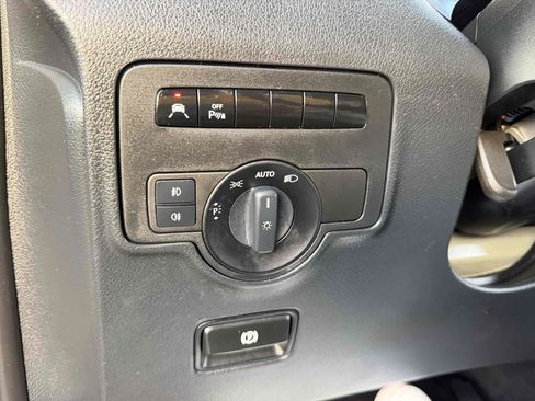 Used 2016 Mercedes-Benz Metris Passenger image 18