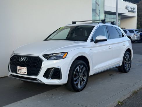 Used 2023 Audi Q5 2.0T Premium w/ Convenience Package image 3