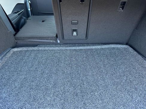 New 2026 Volkswagen Taos SE image 14