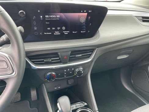 Used 2025 Buick Encore GX Preferred image 17