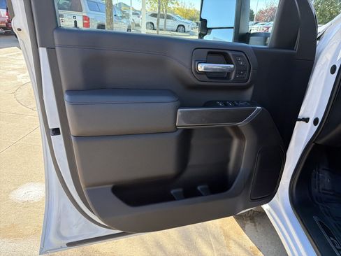 Used 2022 GMC Sierra 2500 AT4 image 13