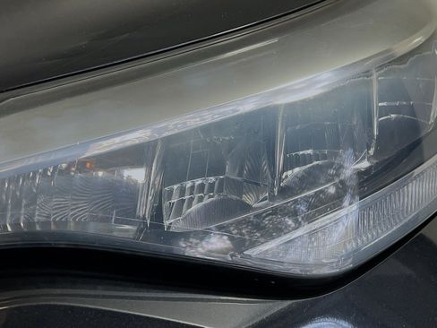 Used 2021 Toyota C-HR LE image 12