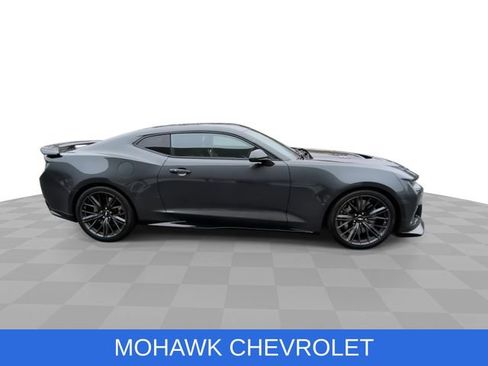 Used 2017 Chevrolet Camaro ZL1 RWD image 10