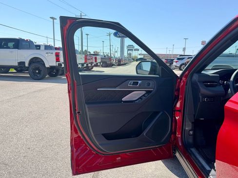 New 2026 Ford Explorer Platinum image 12