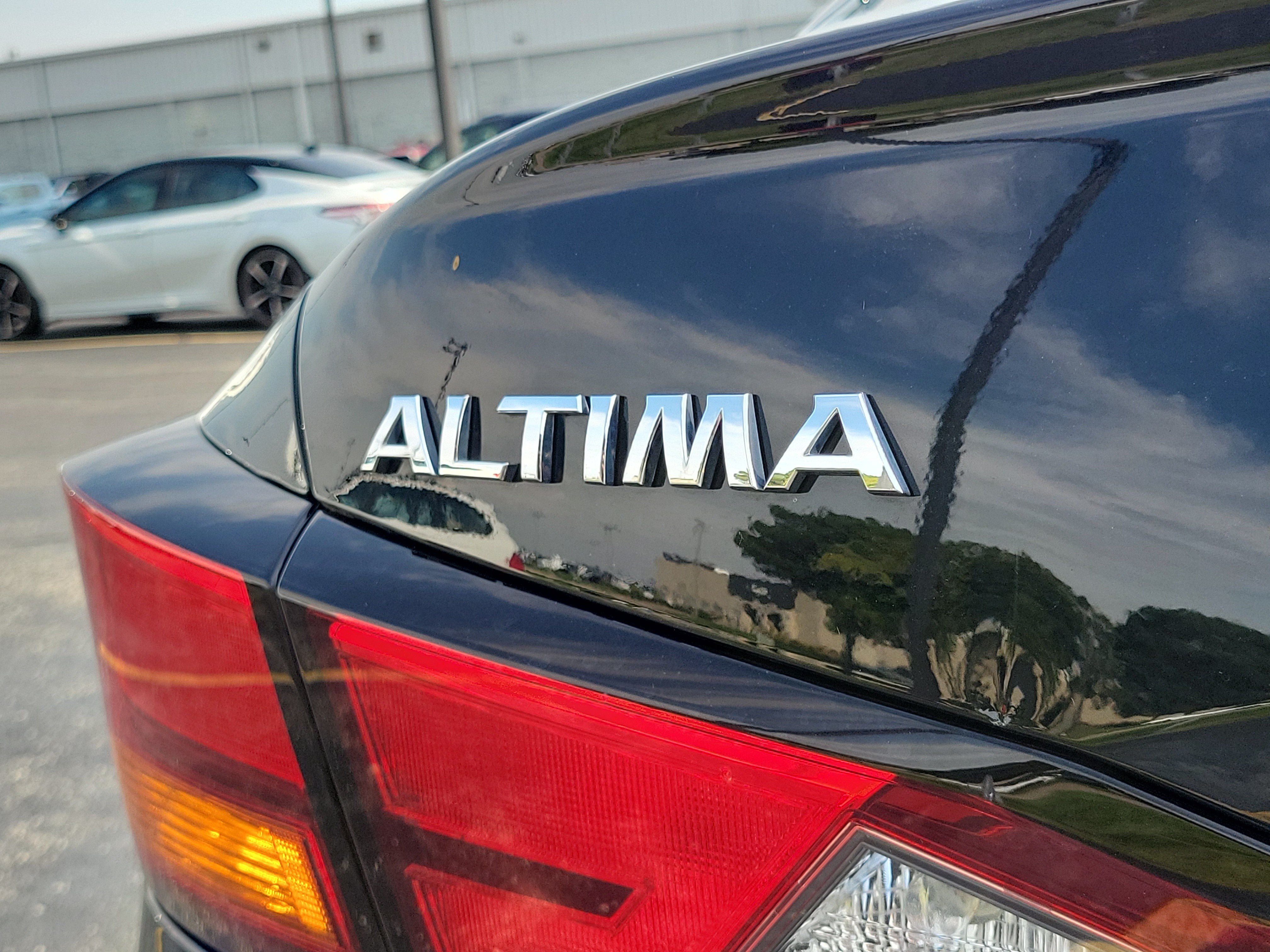 Used 2020 Nissan Altima 2.5 S FWD image 6