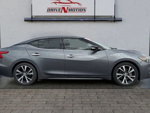 Used 2018 Nissan Maxima Platinum image 3