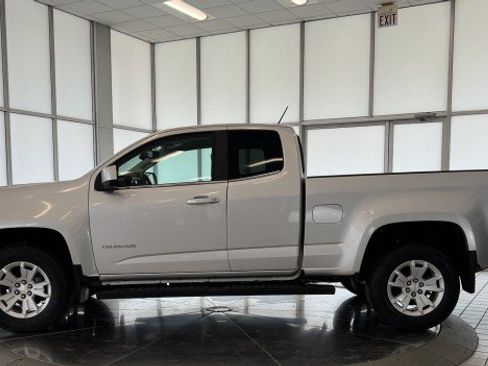 Used 2016 Chevrolet Colorado LT w/ LT Convenience Package RWD image 4