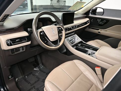 Used 2022 Lincoln Aviator Reserve w/ Elements Package Plus image 10