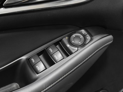 Used 2023 Buick Enclave Essence image 24