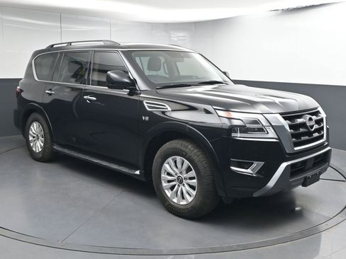 Used 2021 Nissan Armada SV image 1