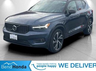 Used 2022 Volvo XC40 T5 R-Design w/ Advanced Package video 1