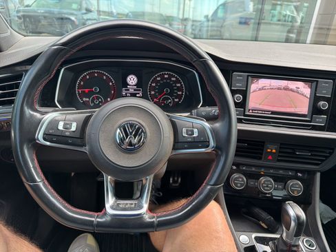 Used 2019 Volkswagen Jetta GLI FWD image 16