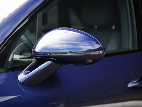 New 2026 Porsche Macan image 13