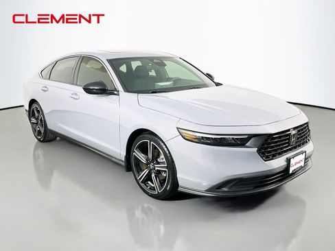 Used 2024 Honda Accord Sport image 4