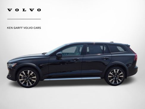 Used 2026 Volvo V60 B5 Cross Country Ultra AWD/4WD image 6