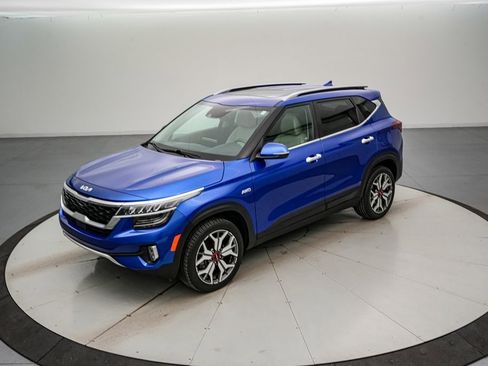 Used 2023 Kia Seltos SX w/ SX Sunroof Package image 8