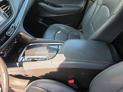 Used 2022 Buick Enclave Premium AWD/4WD image 28