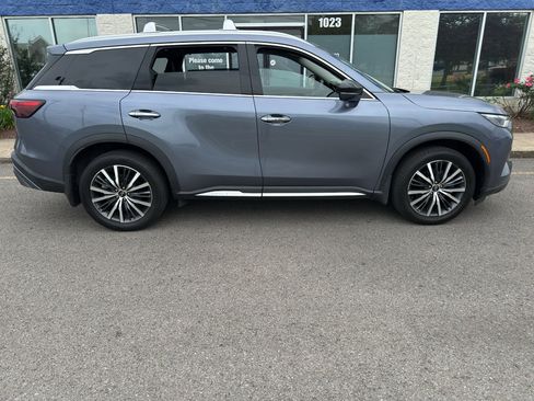 Used 2023 INFINITI QX60 Sensory w/ Cargo Package AWD/4WD image 4