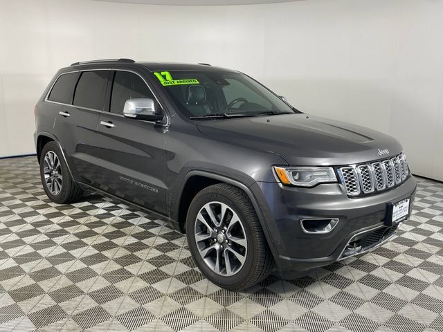 Used 2017 Jeep Grand Cherokee Overland w/ Jeep Active Safety Group AWD/4WD image 22